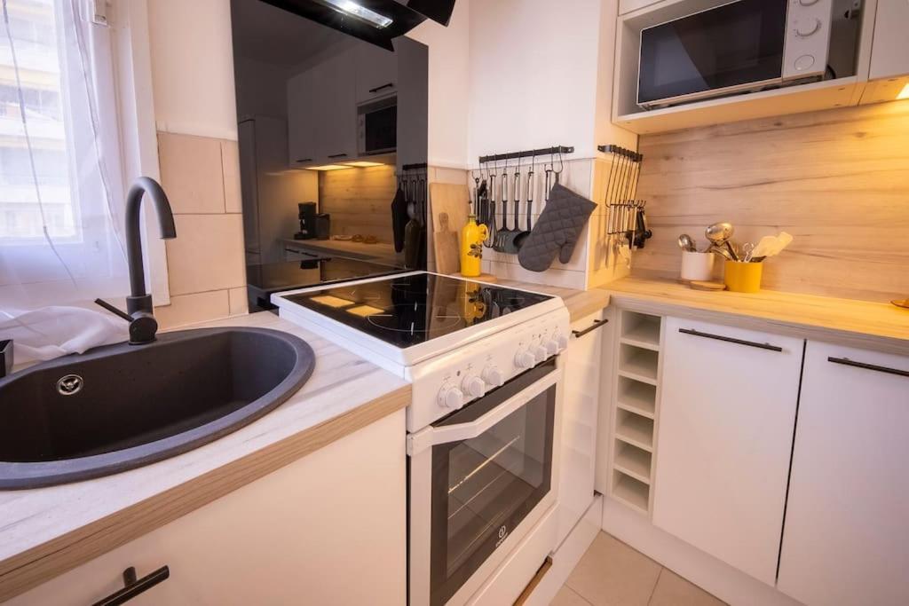 06B - Beautiful 2 Rooms With Terrace Sea View 罗克布吕讷-卡普马丹 外观 照片