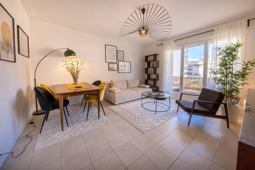 06B - Beautiful 2 Rooms With Terrace Sea View 罗克布吕讷-卡普马丹 外观 照片