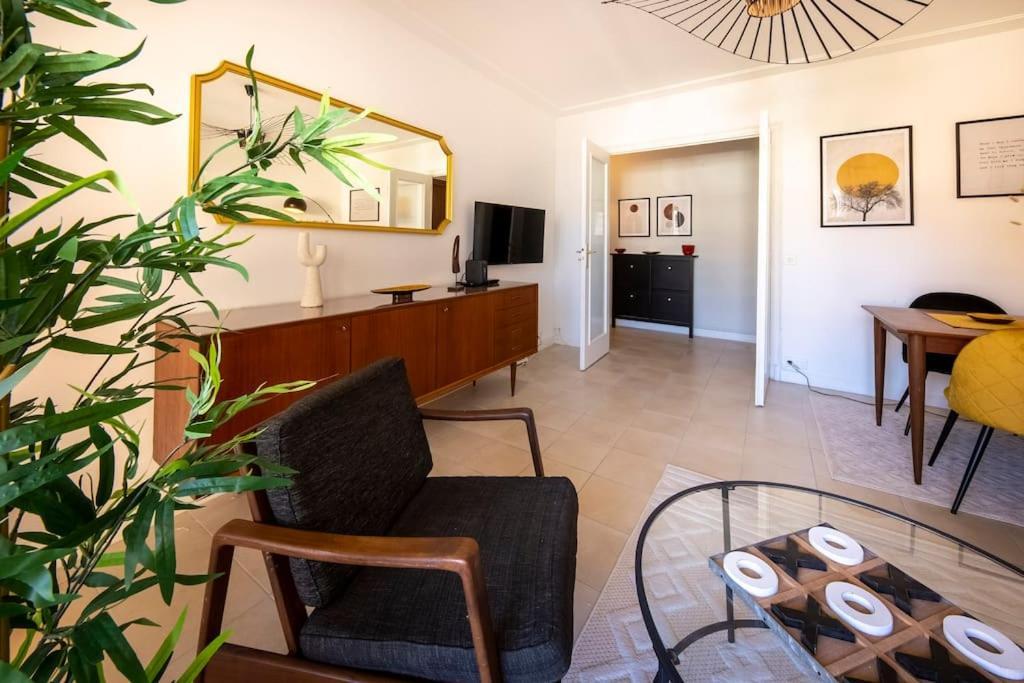 06B - Beautiful 2 Rooms With Terrace Sea View 罗克布吕讷-卡普马丹 外观 照片