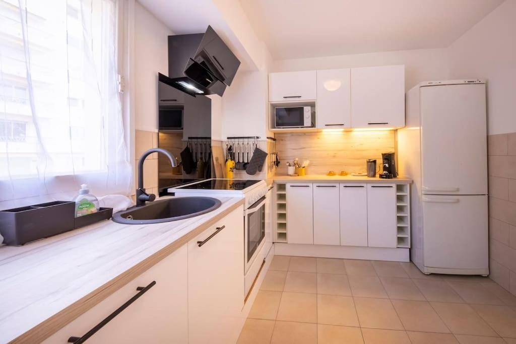 06B - Beautiful 2 Rooms With Terrace Sea View 罗克布吕讷-卡普马丹 外观 照片